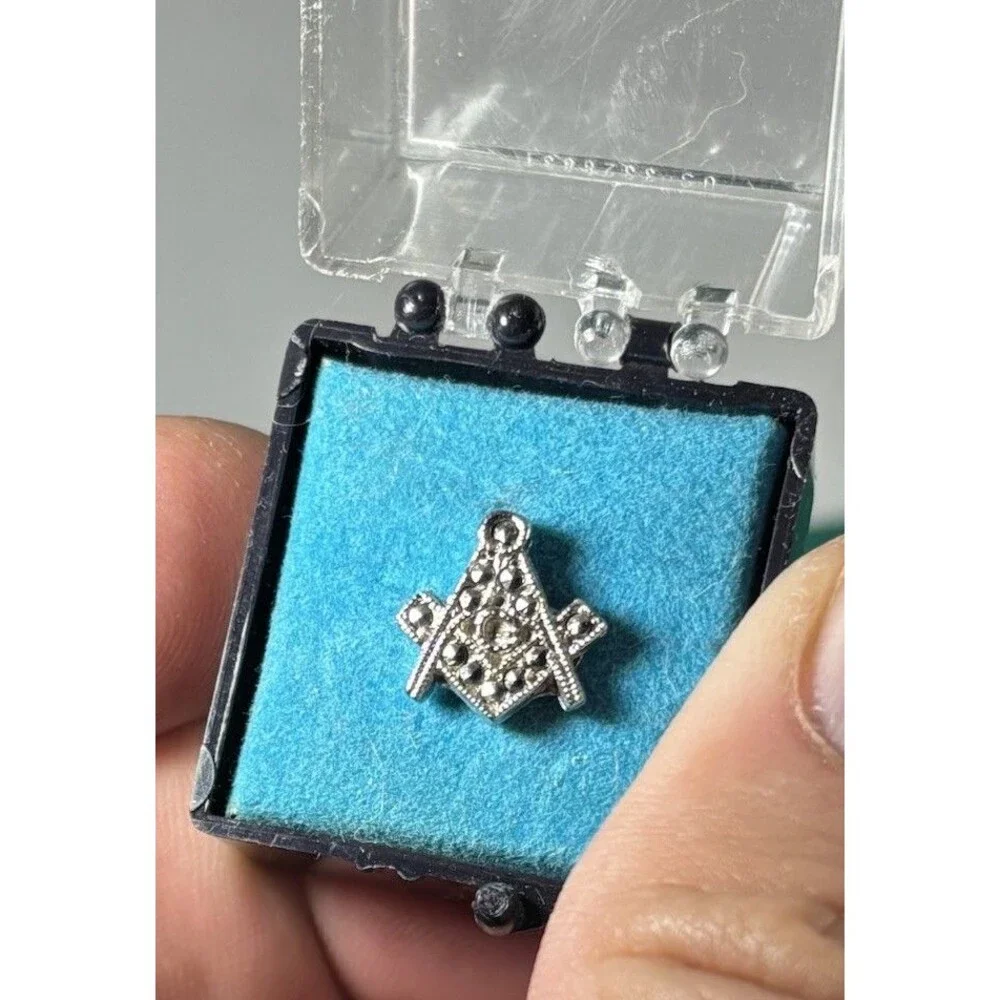 Vintage Masonic G Rhinestone Inlay Pin Silver Tone Illuminati Freemasons